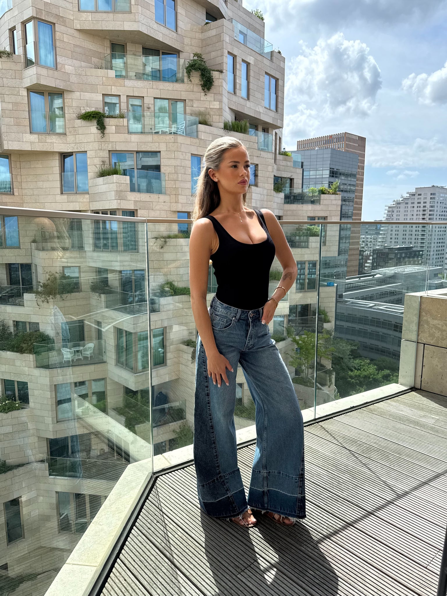 Wide leg jeans